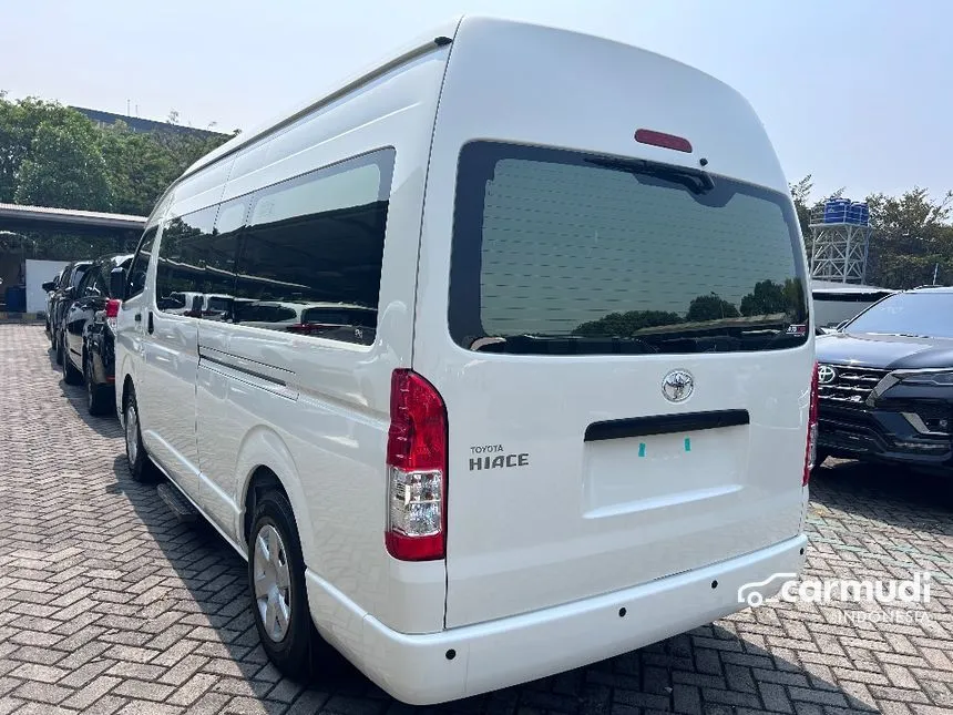 2024 Toyota Hiace Commuter Van Wagon