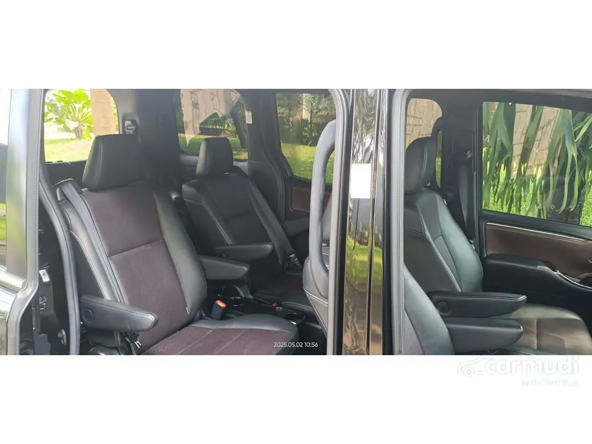 2018 Toyota Voxy MPV