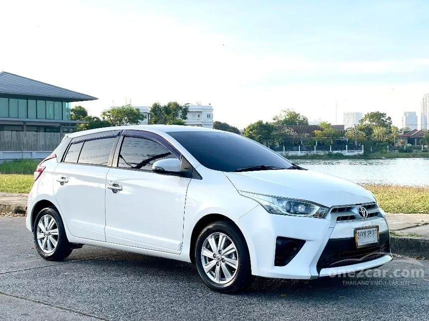 2014 Toyota YARIS G Hatchback