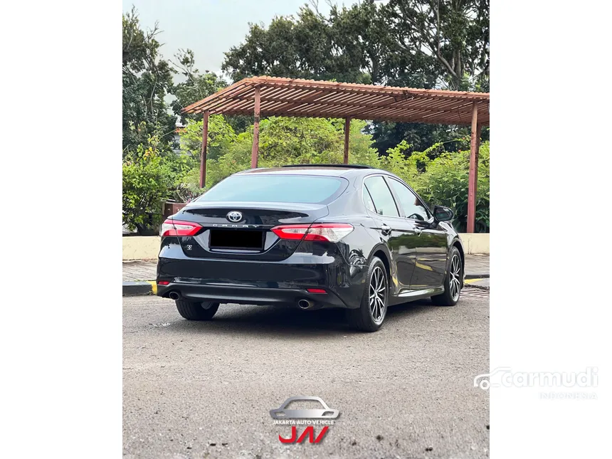 2021 Toyota Camry V Sedan