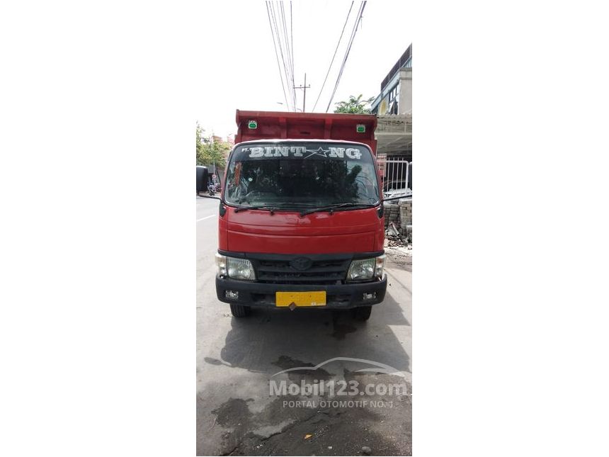 Jual Mobil Toyota Dyna  2011 4 0 di Jawa Timur  Manual 