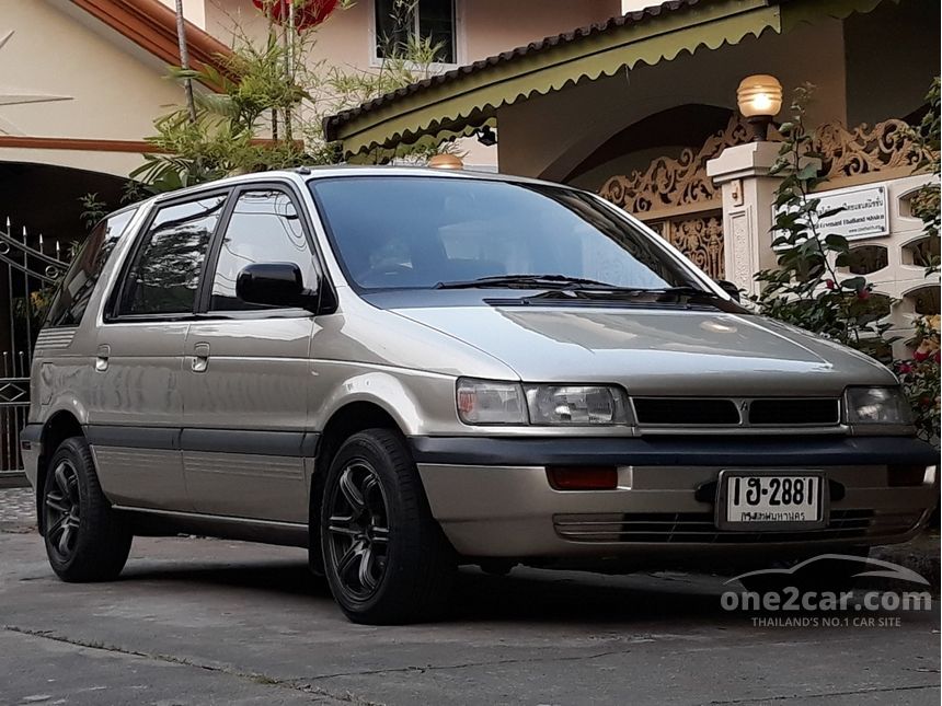 Mitsubishi space wagon 1993