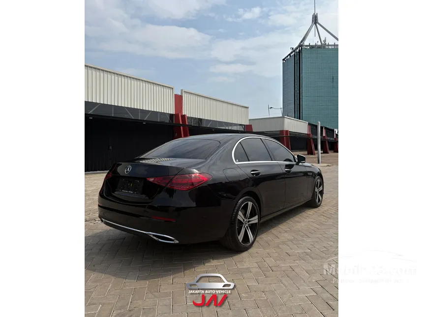 2025 Mercedes-Benz C200 Avantgarde Line Sedan