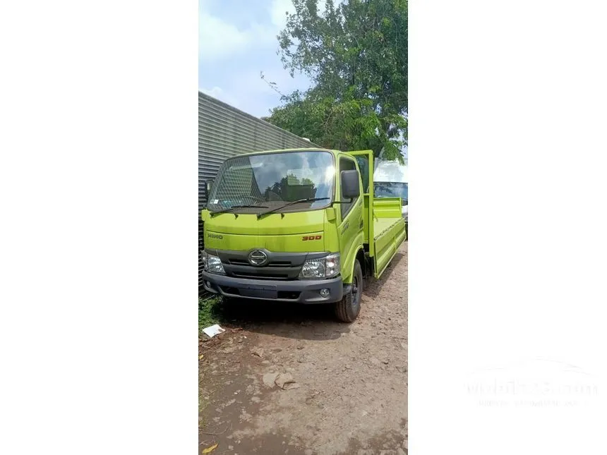 Jual Mobil Hino 300 2024 115 SD 4.0 di DKI Jakarta Manual Trucks Hijau Rp 332.500.000