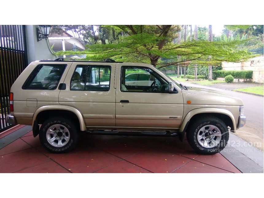 Jual Mobil Nissan Terrano 2002 Spirit 2.4 di DKI Jakarta 