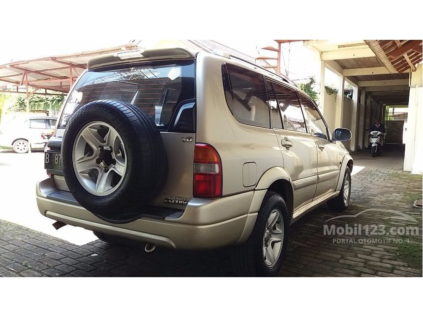 Jual Mobil Suzuki Grand Escudo 2005 XL-7 2.5 di DKI Jual Mobil Suzuki Grand Escudo 2005 XL-7 2.5 di DKI