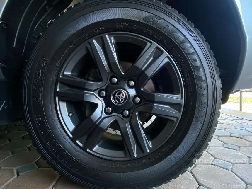 2020 Toyota Hilux Revo Mid Pickup