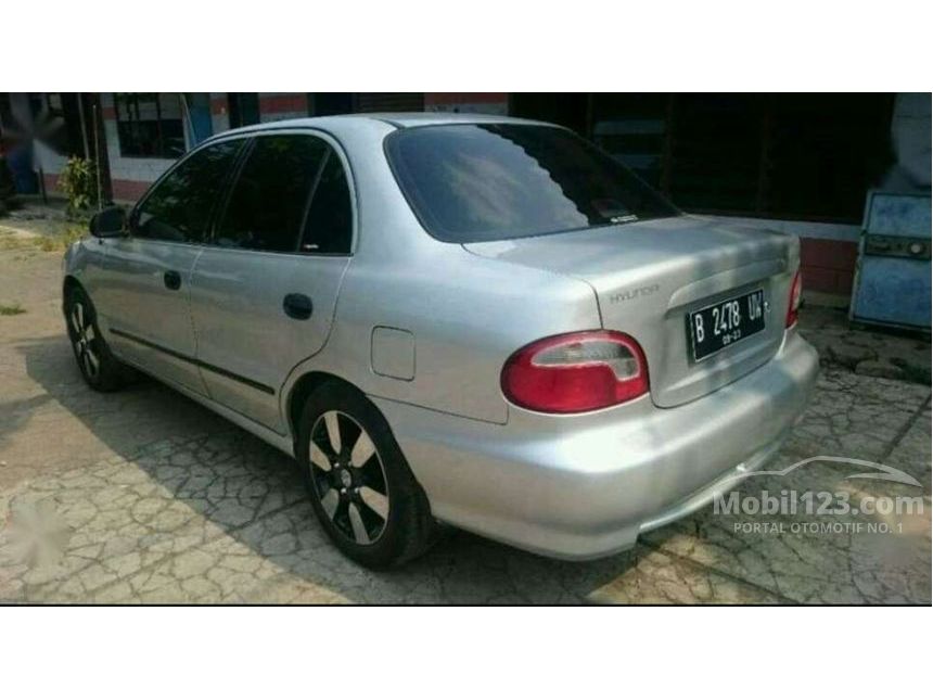 2000 Hyundai Accent GLS Sedan