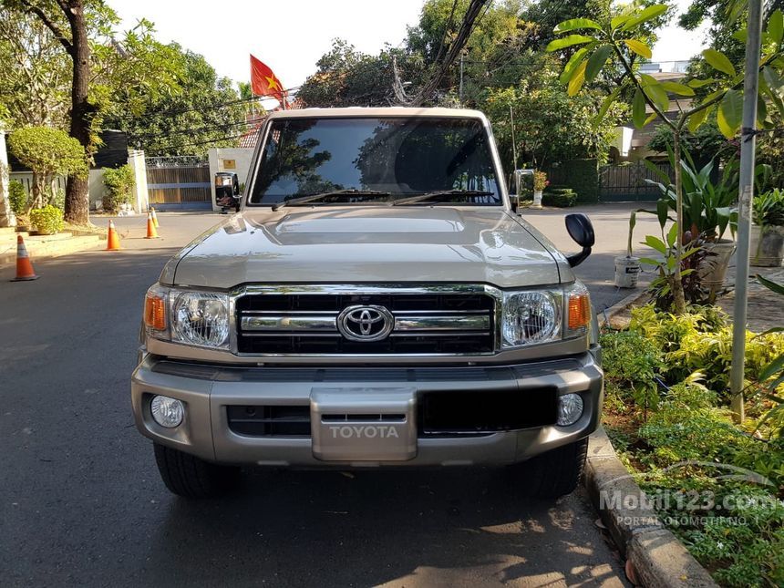 Toyota Land Cruiser 70 >> Toyota Land Cruiser 70 30th Anniversary Van 4 0 Mt 2015 Toyota Land Cruiser 70 >> Toyota Land Cruiser 70 30th Anniversary Van 4 0 Mt 2015