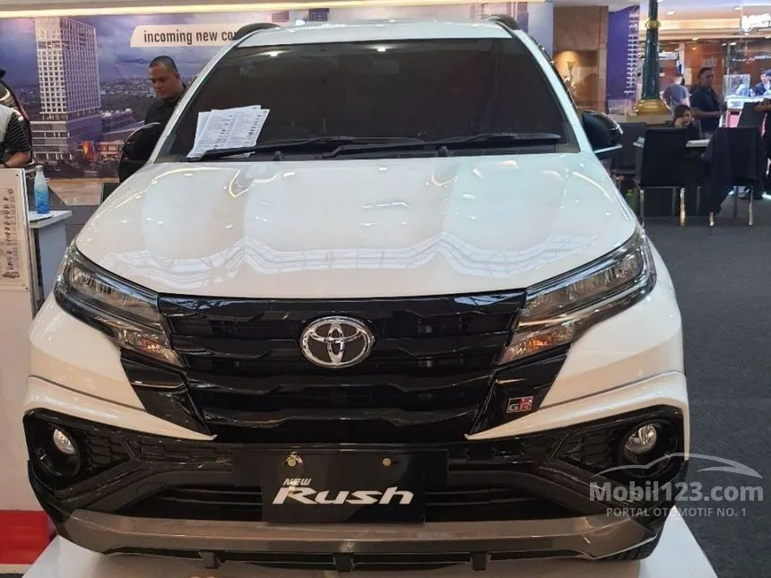Jual Mobil Toyota Rush 2024 S GR Sport 1.5 di DKI Jakarta Automatic SUV Putih Rp 270.000.000