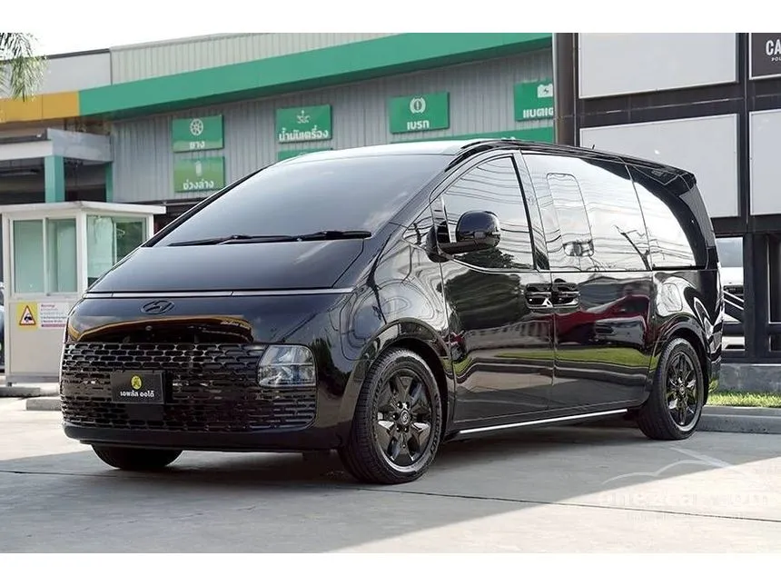 2021 Hyundai Staria SEL Van