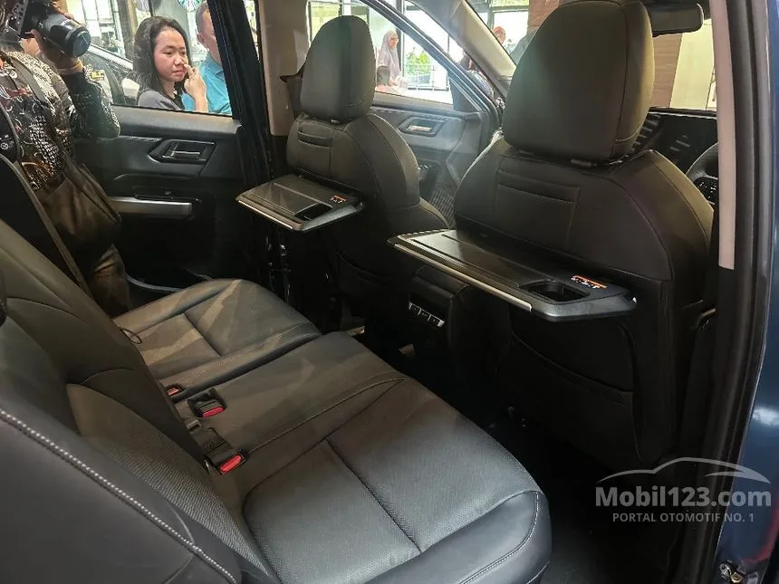 2025 Mitsubishi Destinator Ultimate Premium SUV