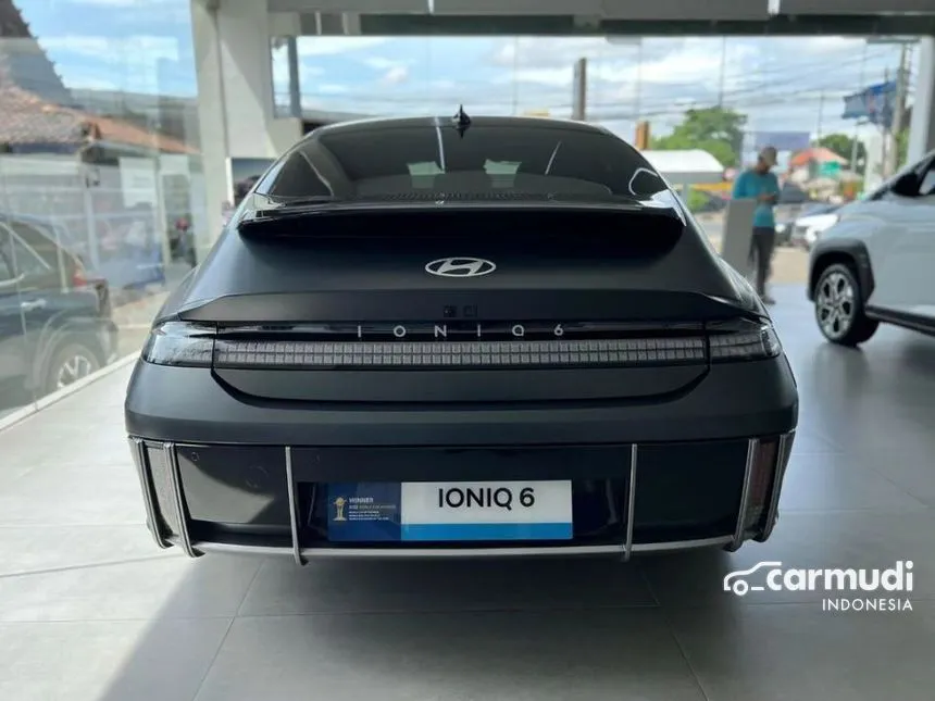 2024 Hyundai IONIQ 6 Signature Long Range Sedan