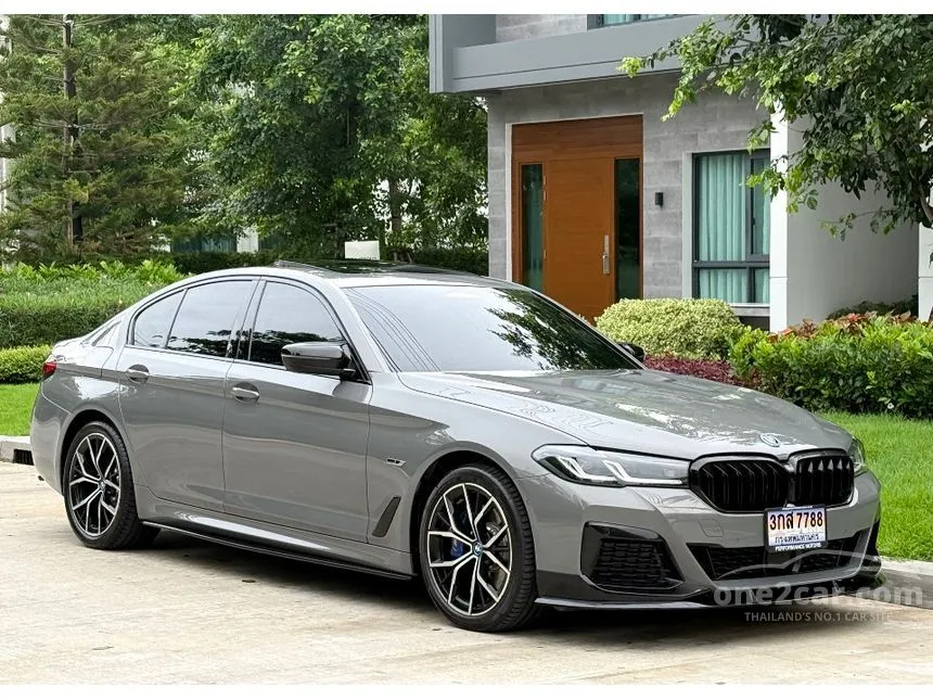 2022 BMW 530e M Sport Sedan