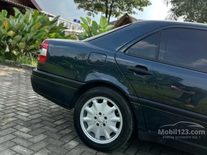 1998 Mercedes-Benz C180 Classic Sedan