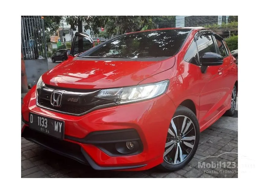 Jual Mobil Honda Jazz 2018 RS 1.5 di Jawa Barat Automatic Hatchback Merah Rp 265.000.000
