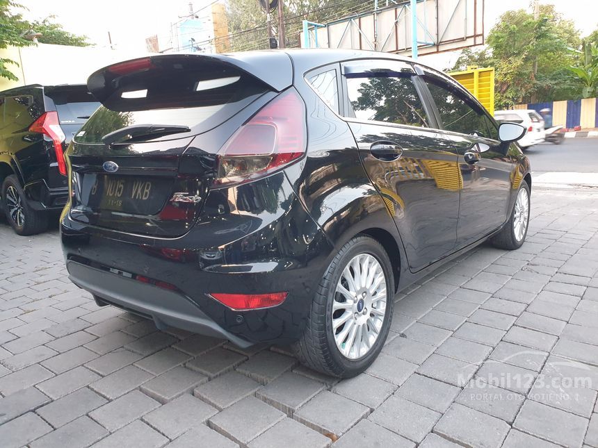  Jual  Mobil  Ford  Fiesta  2021 Sport 1 5 di Jawa  Tengah  