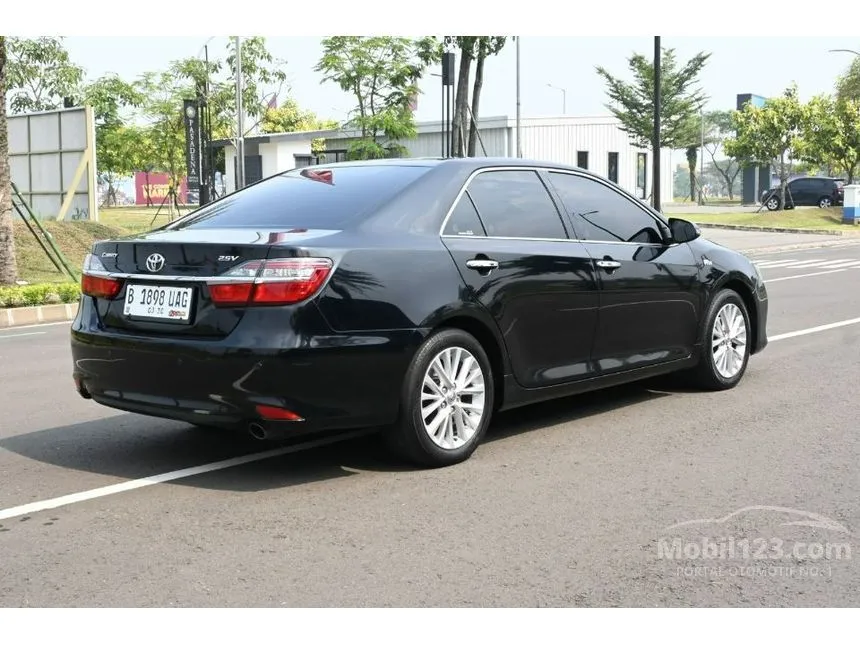 2018 Toyota Camry V Sedan