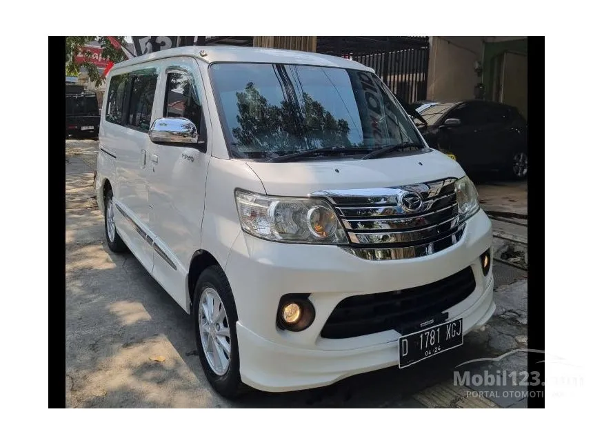 Jual Mobil Daihatsu Luxio 2014 X 1.5 di Jawa Barat Automatic MPV Putih Rp 159.000.000