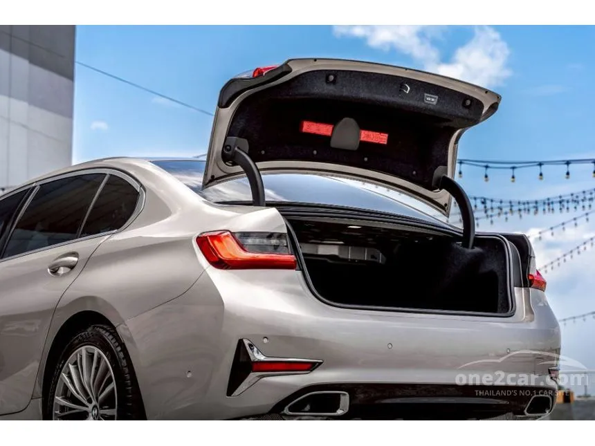 2022 BMW 320Li Luxury Sedan