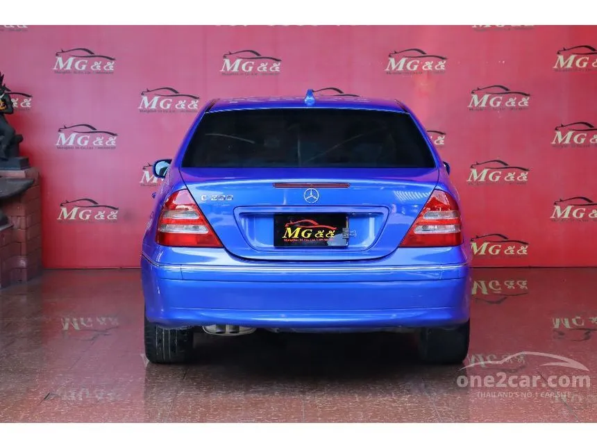 2005 Mercedes-Benz C200 Kompressor Avantgarde Sedan