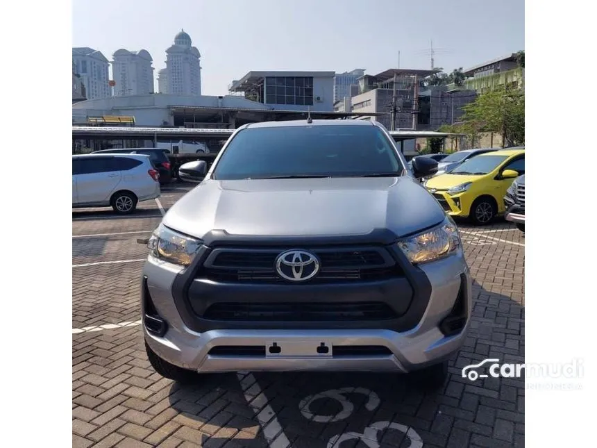 Jual Mobil Toyota Hilux 2025 E Double Cab 4X4 2.4 di DKI Jakarta Manual Pickup Silver Rp 429.600.000