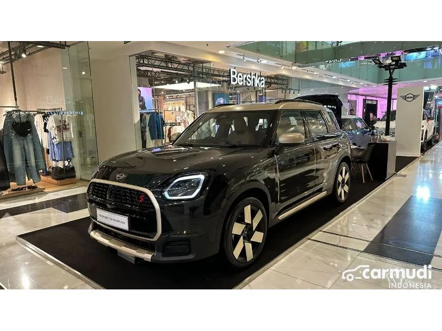 2025 MINI Countryman S ALL4 Favoured Trim SUV