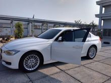 2015 BMW 320i 2.0 Luxury Sedan