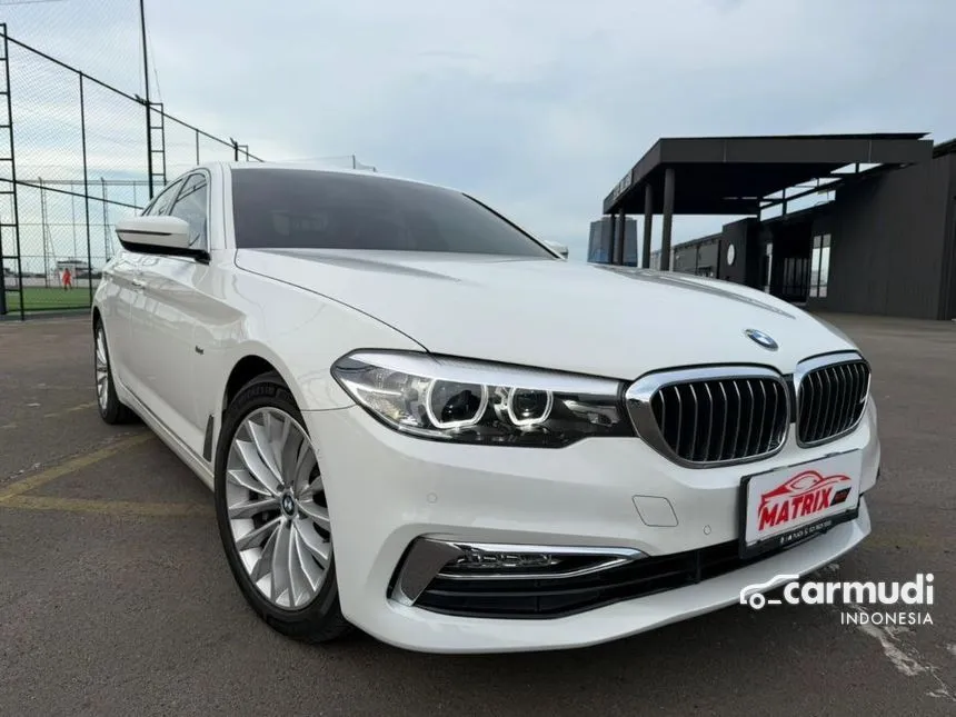 2018 BMW 530i Luxury Sedan
