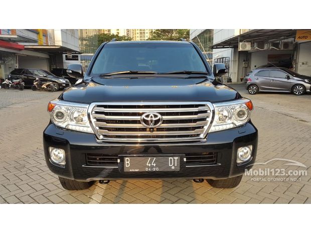 Toyota Land Cruiser Mobil Bekas Baru dijual di Indonesia 