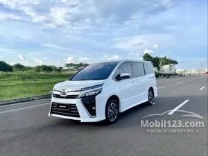 HARGA TERMURAH, PAJAK PANJANG, KM LOW 2018 Toyota Voxy 2.0 R80 Wagon