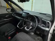 2022 Toyota Voxy 2.0 (Premium Color) MPV