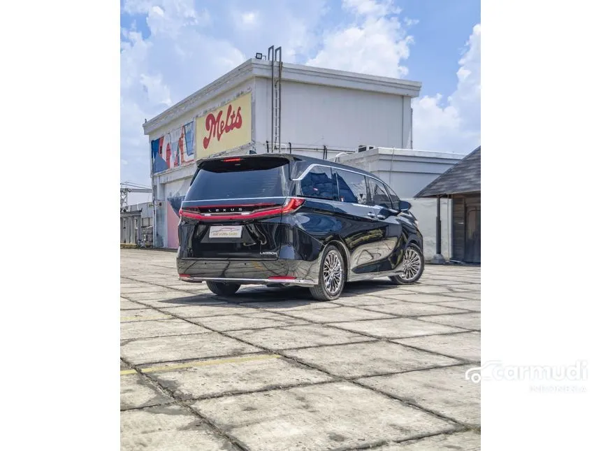 2023 Lexus LM 350h 4 Seater MPV