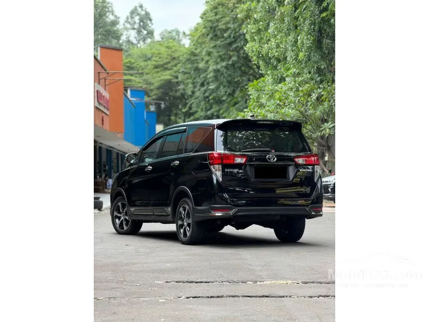 2022 Toyota Kijang Innova Venturer MPV