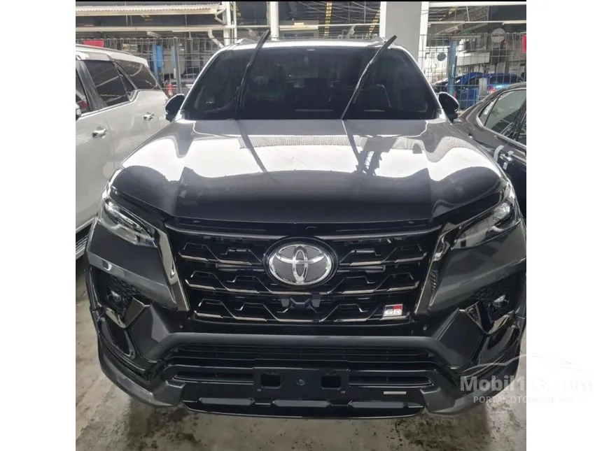 Jual Mobil Toyota Fortuner 2024 GR Sport 2.8 di Banten Automatic SUV Silver Rp 605.450.000