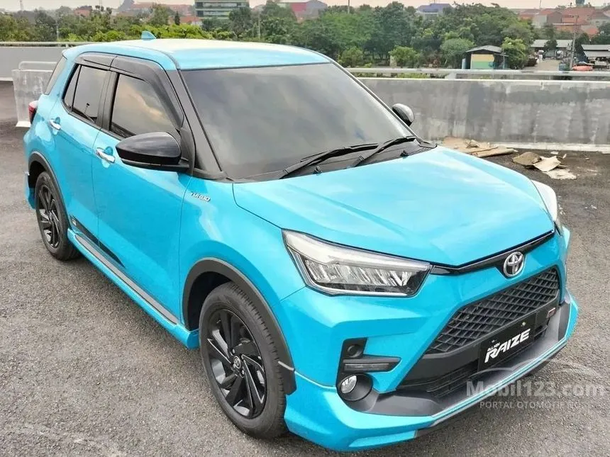 Jual Mobil Toyota Raize 2024 GR Sport 1.0 di Jawa Timur Automatic Wagon Biru Rp 233.300.000