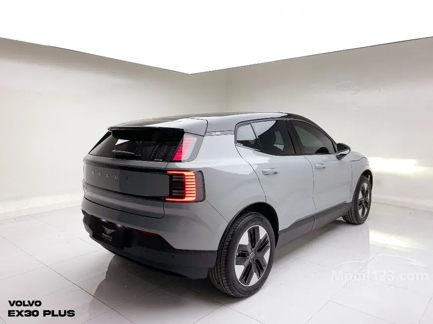 2025 Volvo EX30 Plus SUV