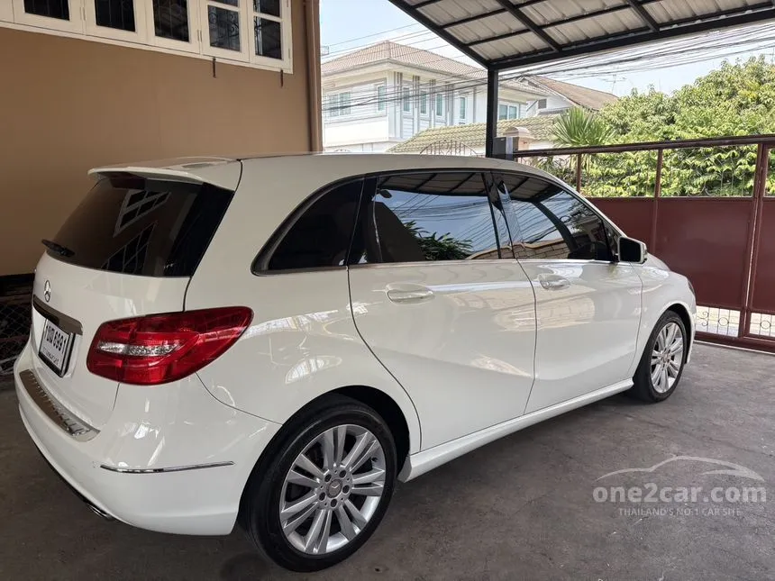 2013 Mercedes-Benz B200 Sports BlueEFFICIENCY Hatchback