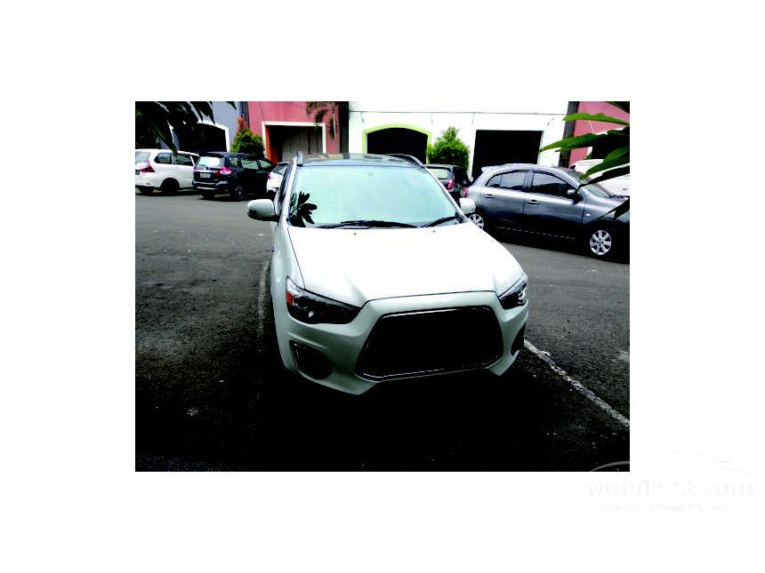 Jual Mobil  Mitsubishi Outlander  Sport  2019  PX 2 0 di 