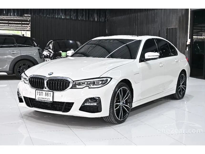 2020 BMW 330e M Sport Sedan