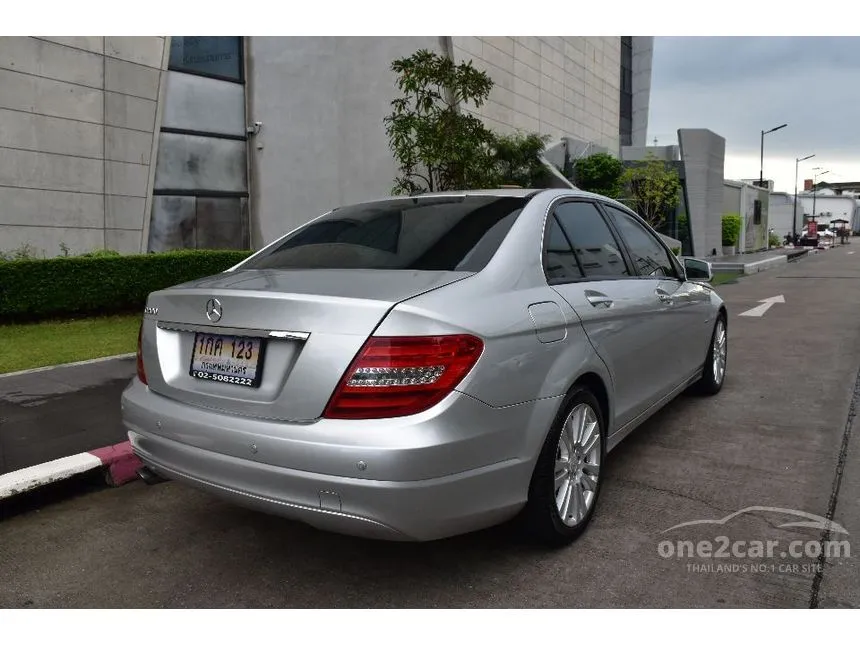 2012 Mercedes-Benz C200 CGI Elegance BlueEFFICIENCY Sedan