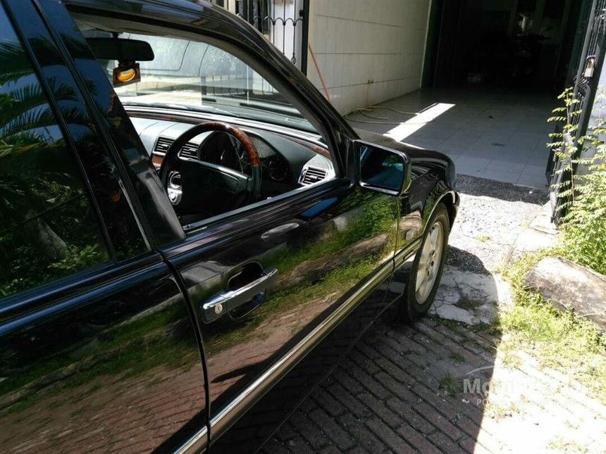 1997 Mercedes-Benz C230 2.3 Automatic Sedan