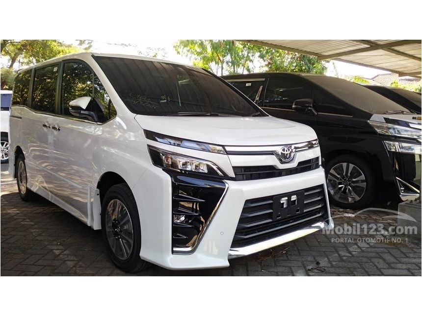 Toyota voxy 2019 фото