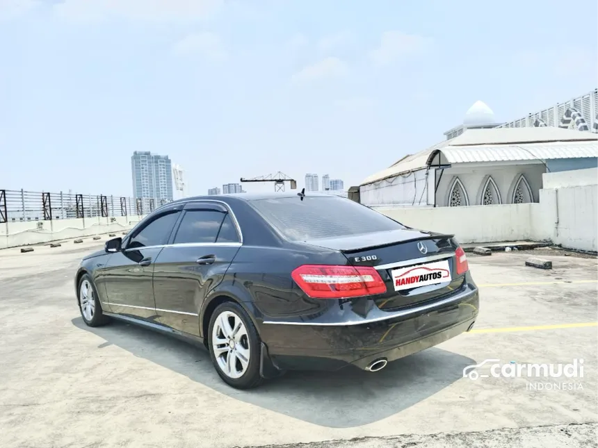 2010 Mercedes-Benz E300 Avantgarde AMG Sedan