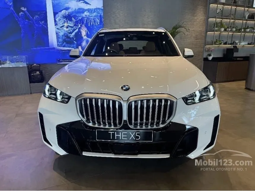 Jual Mobil BMW X5 2024 xDrive40i M Sport 3.0 di Jawa Barat Automatic SUV Putih Rp 1.960.000.000