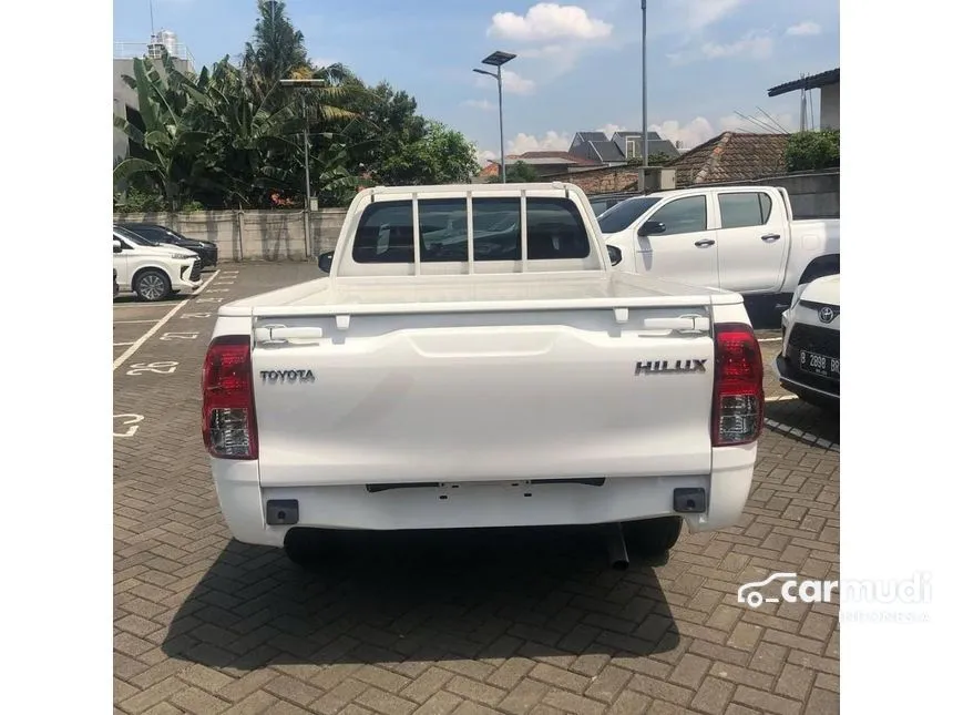2024 Toyota Hilux Single Cab 4X2 (Gasoline) Pickup
