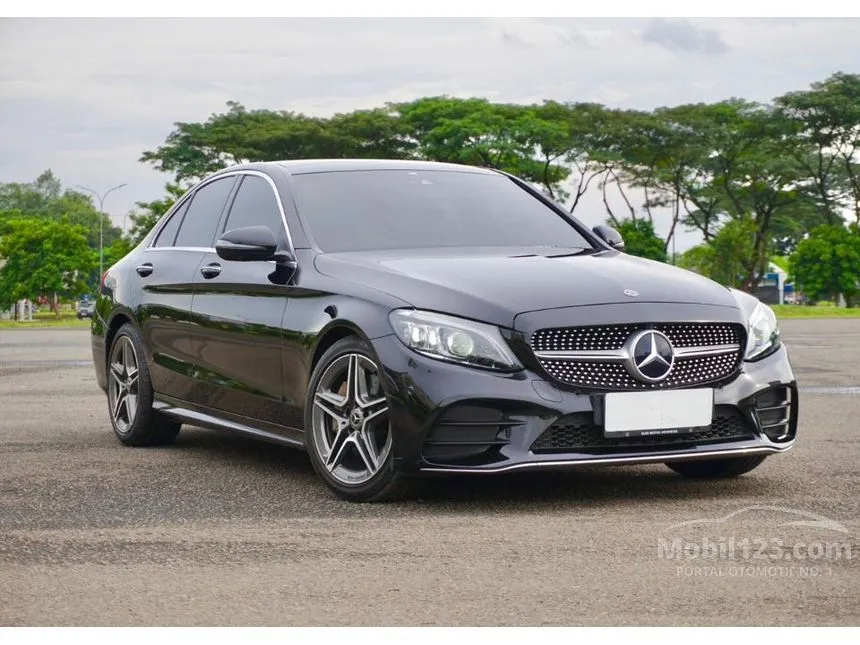 2019 Mercedes-Benz C300 AMG Line Sedan