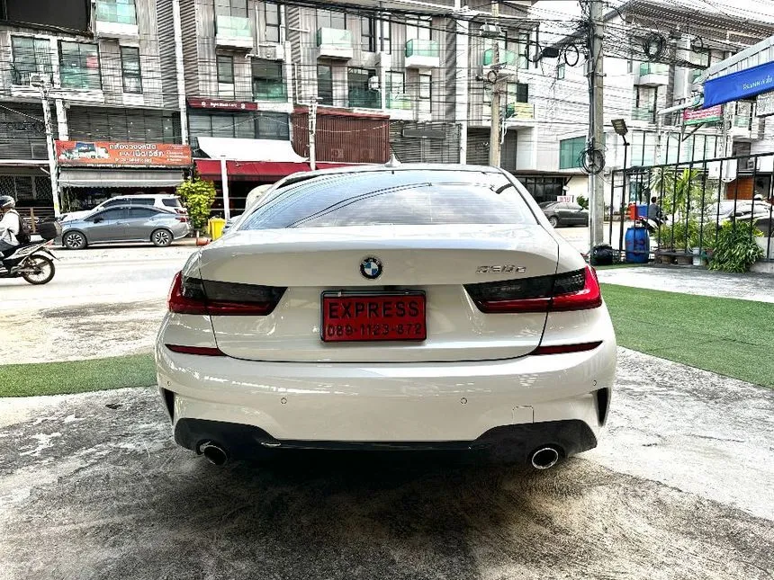 2021 BMW 330e M Sport Sedan
