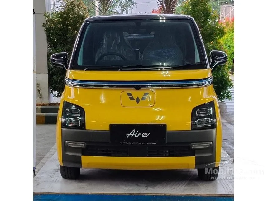 Jual Mobil Wuling EV 2023 Air ev Long Range di Banten Automatic Hatchback Kuning Rp 200.700.000