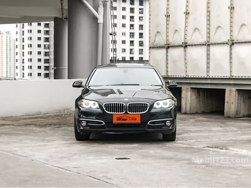 2015 BMW 520i Luxury Sedan